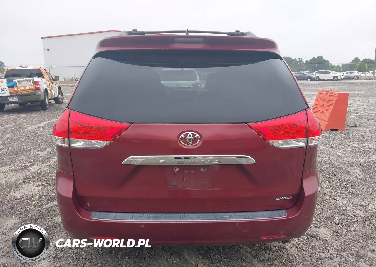 2011 Toyota Sienna Limited V6 VIN:5TDYK3DC3BS031004 - 17