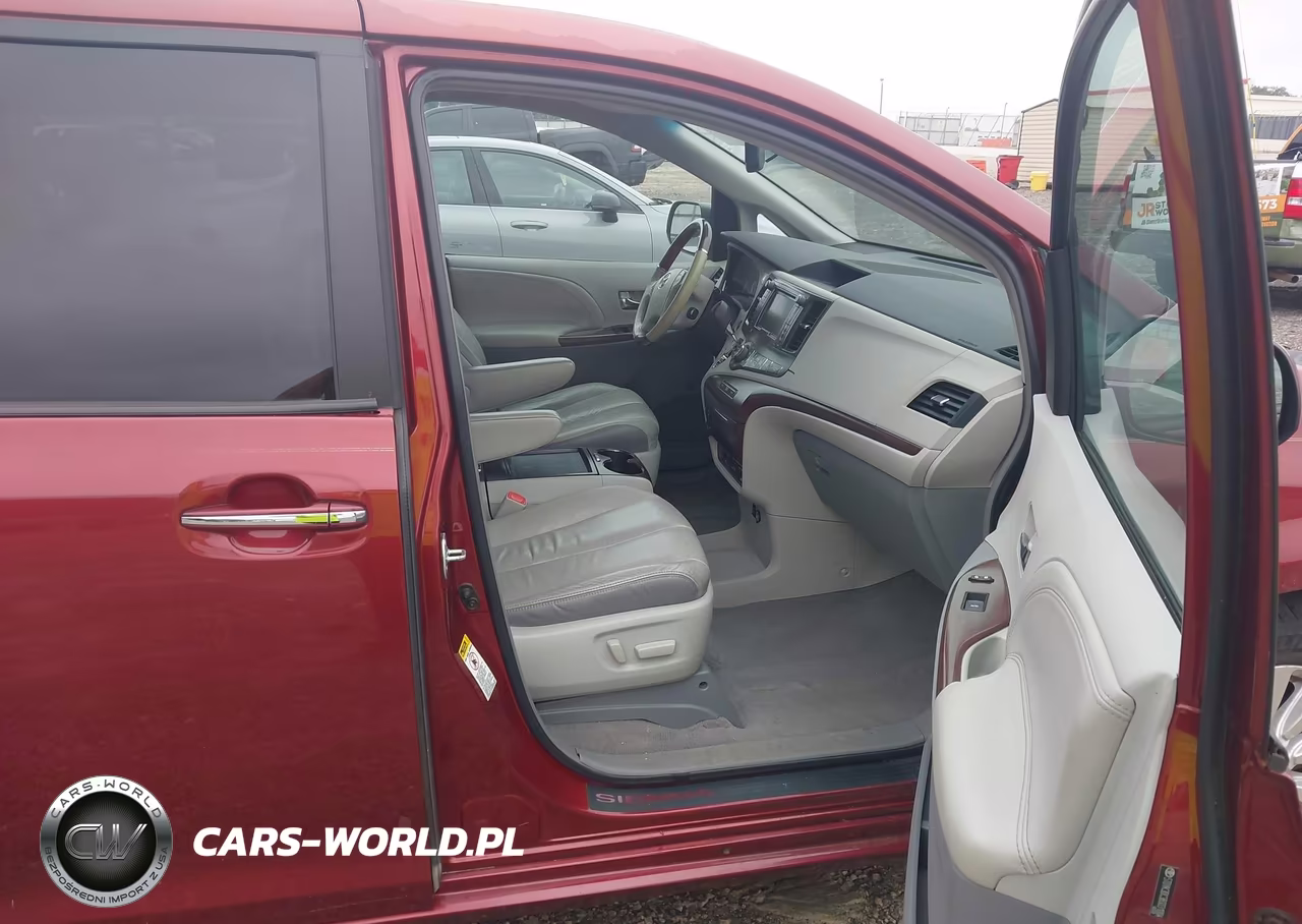 2011 Toyota Sienna Limited V6 VIN:5TDYK3DC3BS031004 - 5
