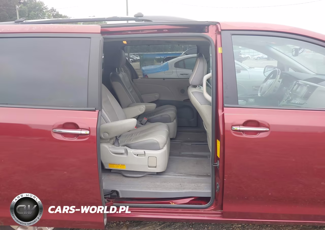 2011 Toyota Sienna Limited V6 VIN:5TDYK3DC3BS031004 - 8