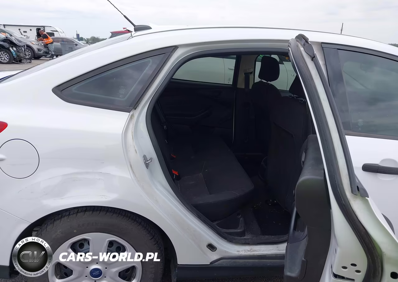 2016 Ford Focus S VIN:1FADP3E28GL392359 - 8