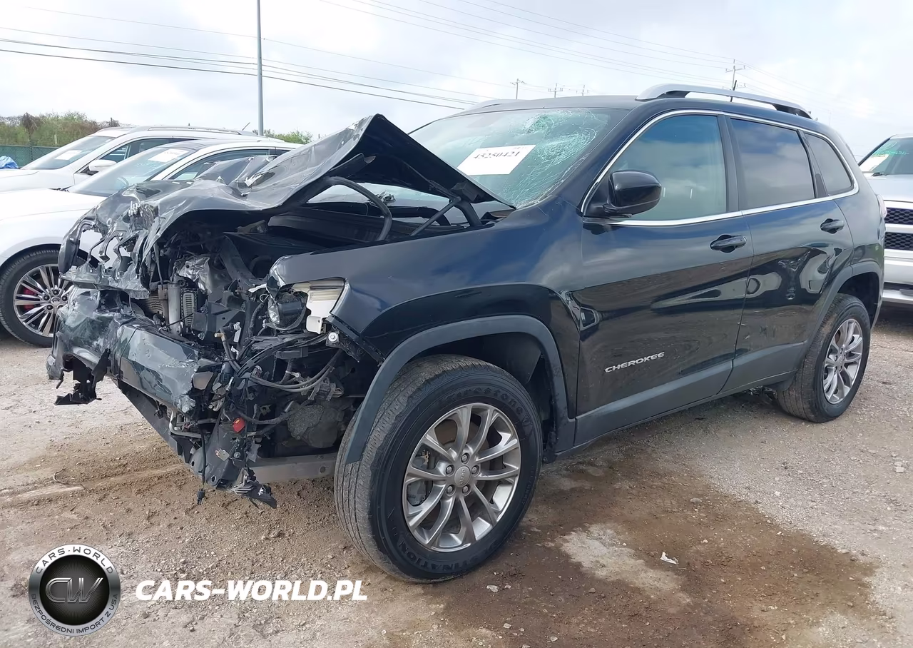 2019 Jeep Cherokee Latitude Plus 4X4 VIN:1C4PJMLN9KD212014 - 2
