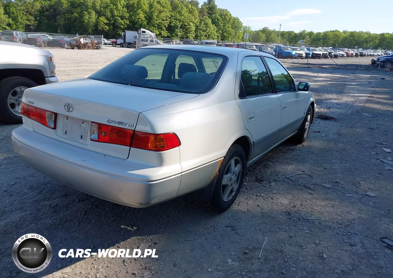 2001 Toyota Camry Le VIN:JT2BG22K110559646 - 3