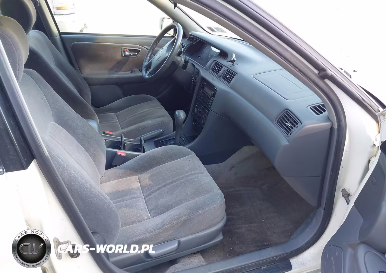 2001 Toyota Camry Le VIN:JT2BG22K110559646 - 4