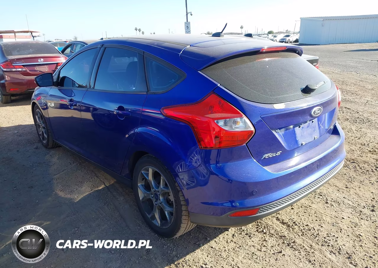 2014 Ford Focus Se VIN:1FADP3K23EL268209 - 3