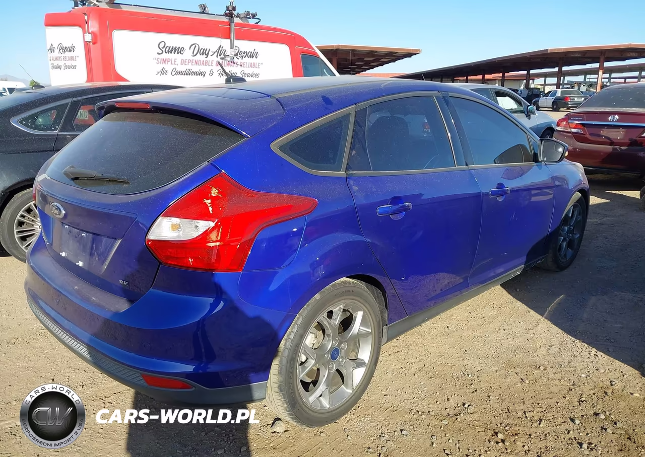 2014 Ford Focus Se VIN:1FADP3K23EL268209 - 4