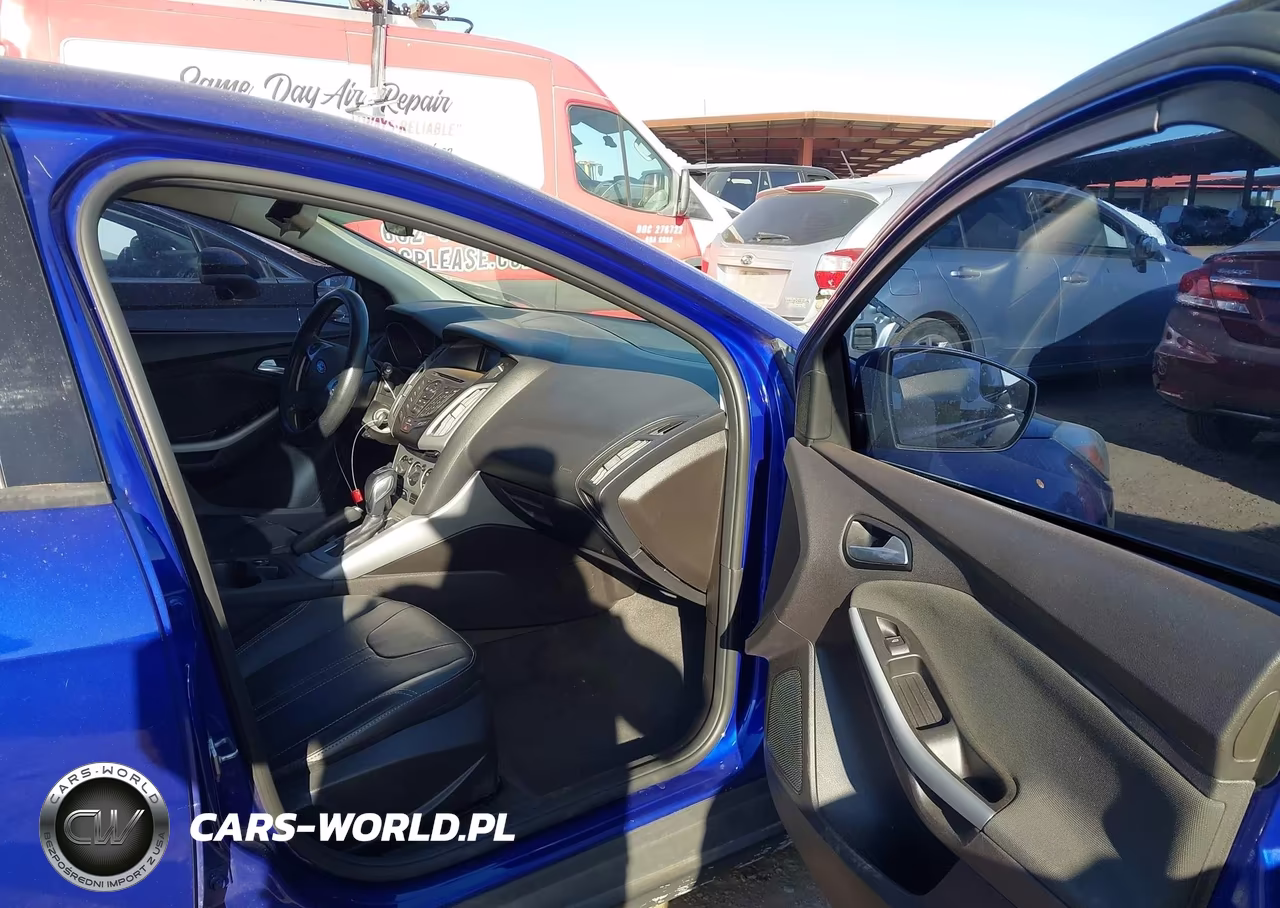 2014 Ford Focus Se VIN:1FADP3K23EL268209 - 5