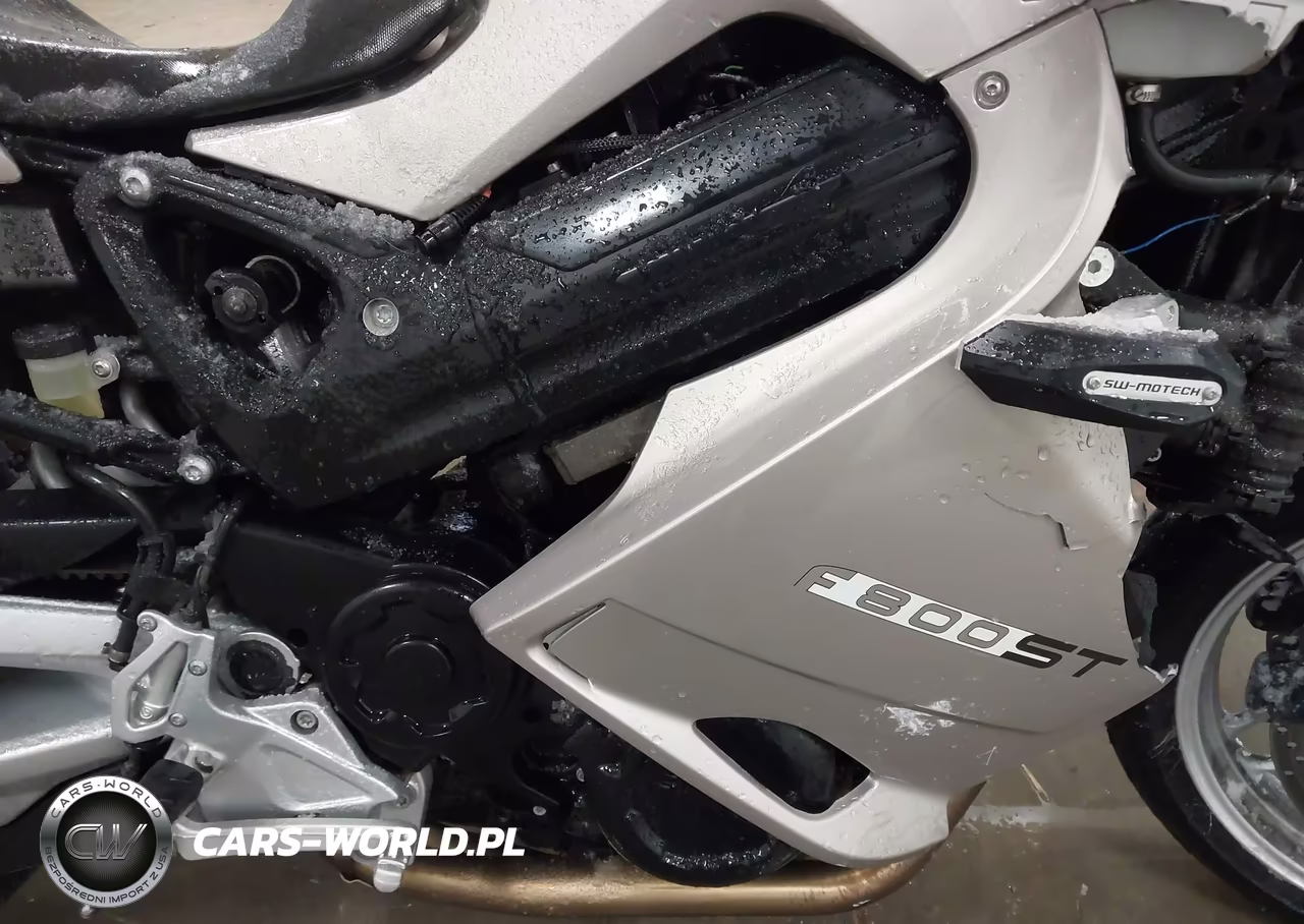 2010 BMW F800 St VIN:WB1024402AZR12361 - 8