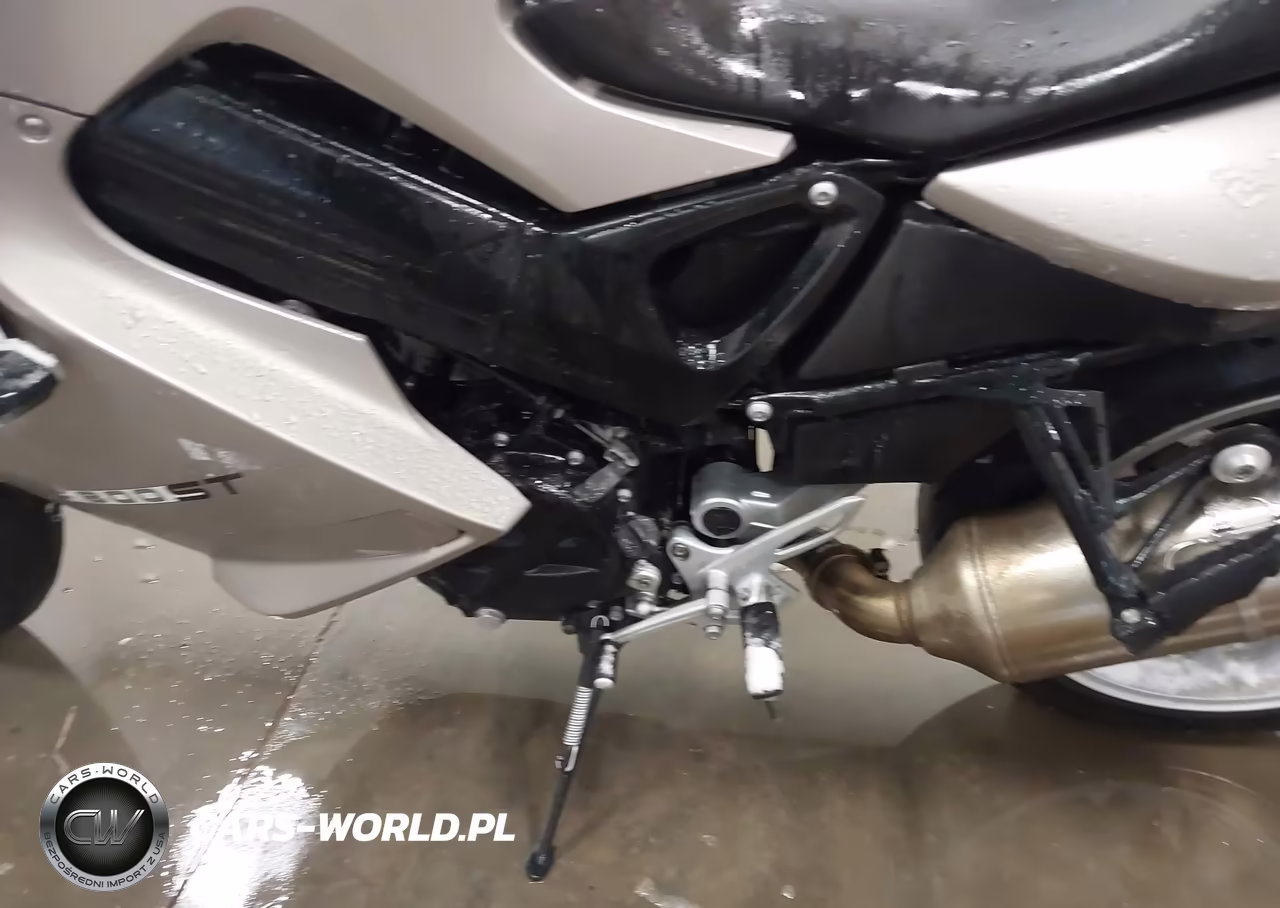 2010 BMW F800 St VIN:WB1024402AZR12361 - 9
