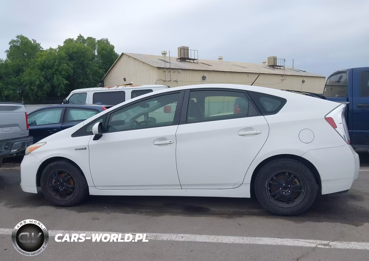 2014 Toyota Prius Two VIN:JTDKN3DU4E1830295 - 14