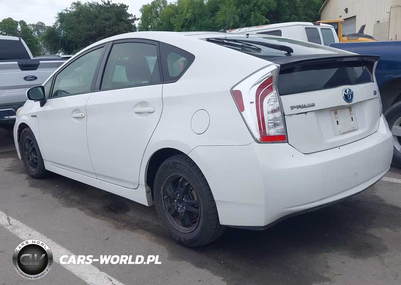 2014 Toyota Prius Two VIN:JTDKN3DU4E1830295 - 3