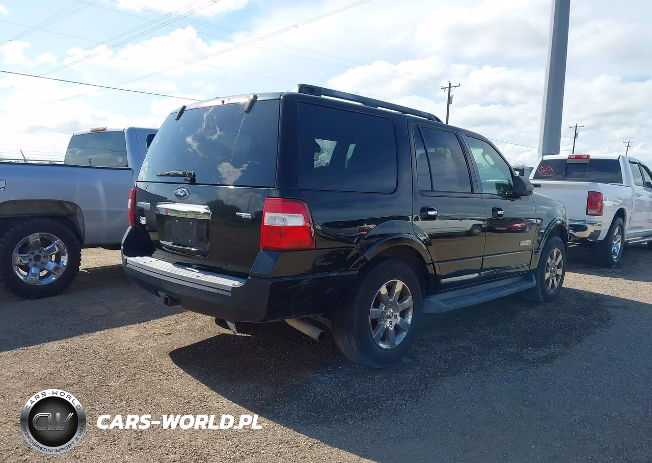 2008 Ford Expedition Xlt VIN:1FMFU155X8LA68630 - 4