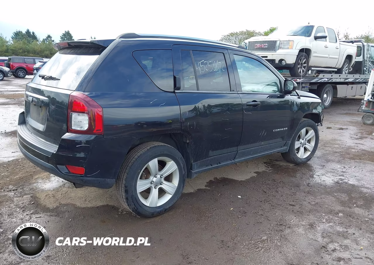 2014 Jeep Compass Sport VIN:1C4NJDBB5ED572352 - 4