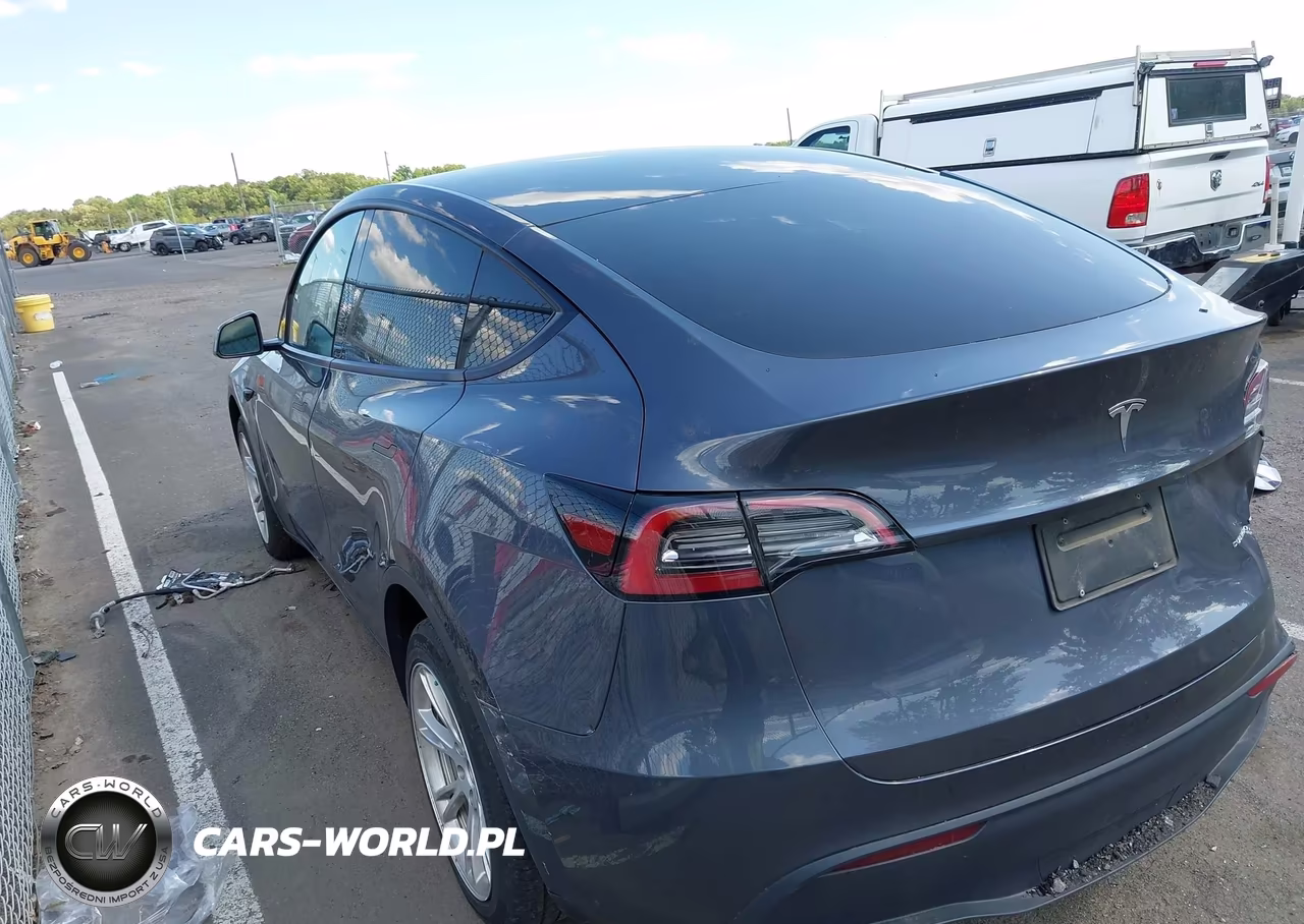 2023 Tesla Model Y Awd-Long Range Dual Motor All-Wheel Drive VIN:7SAYGDEE5PA116493 - 3