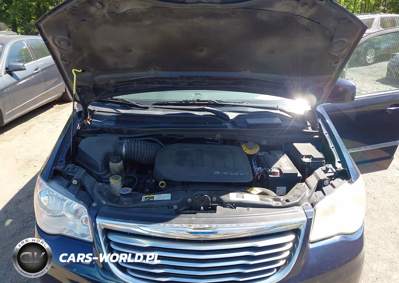 2016 Chrysler Town & Country Touring VIN:2C4RC1BG5GR134145 - 10
