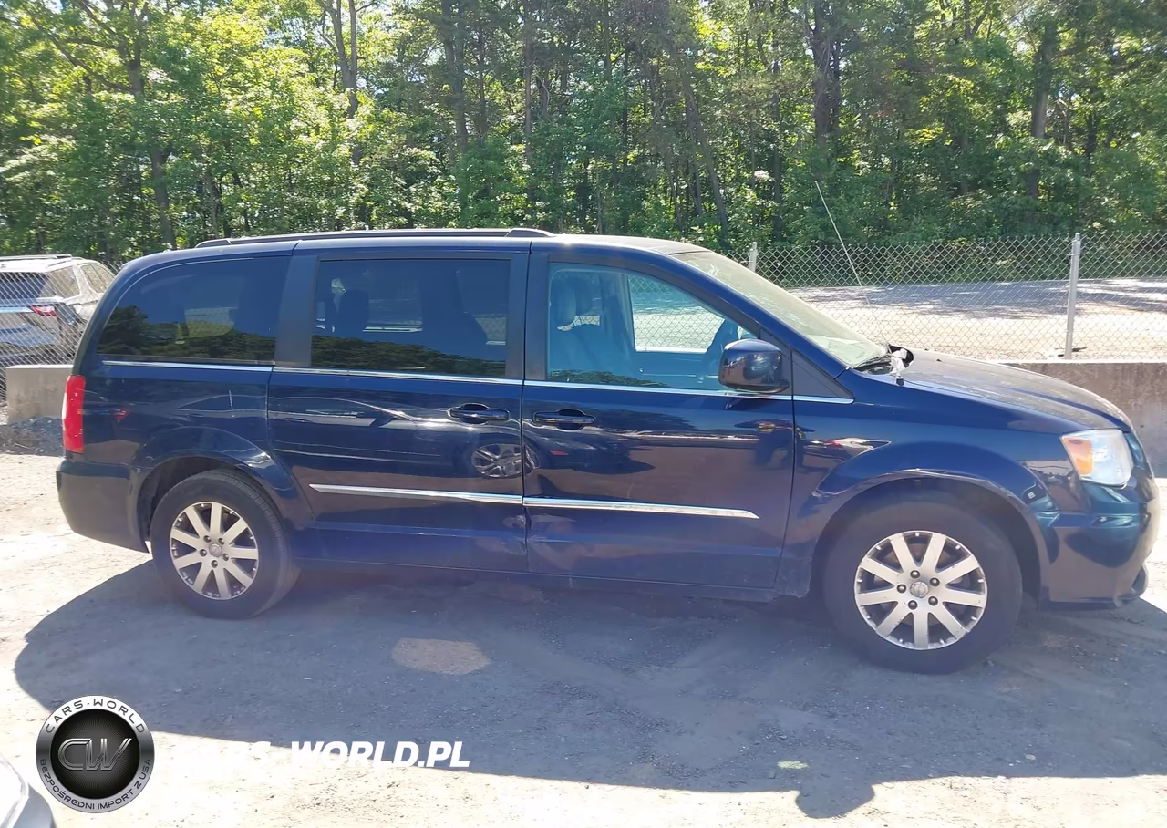 2016 Chrysler Town & Country Touring VIN:2C4RC1BG5GR134145 - 13