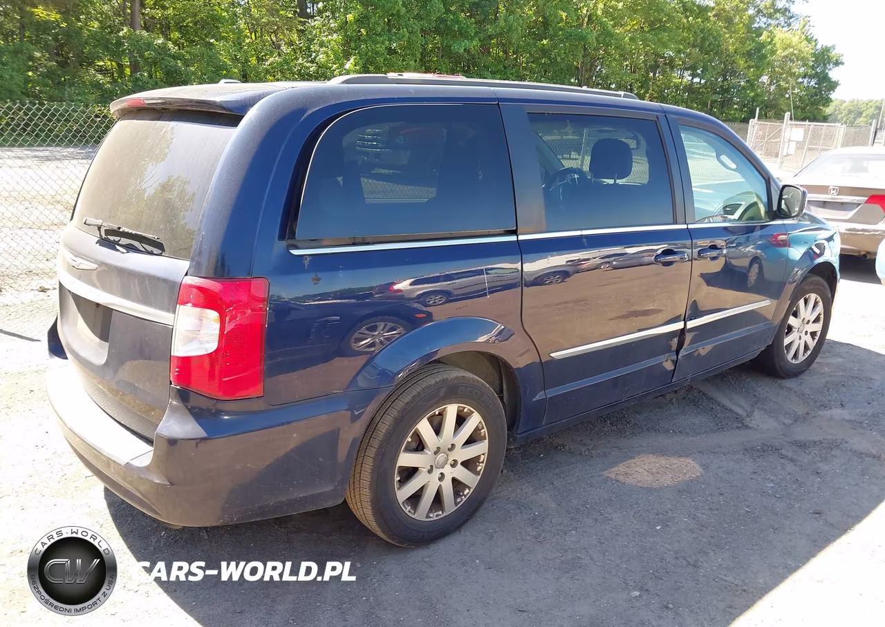 2016 Chrysler Town & Country Touring VIN:2C4RC1BG5GR134145 - 4