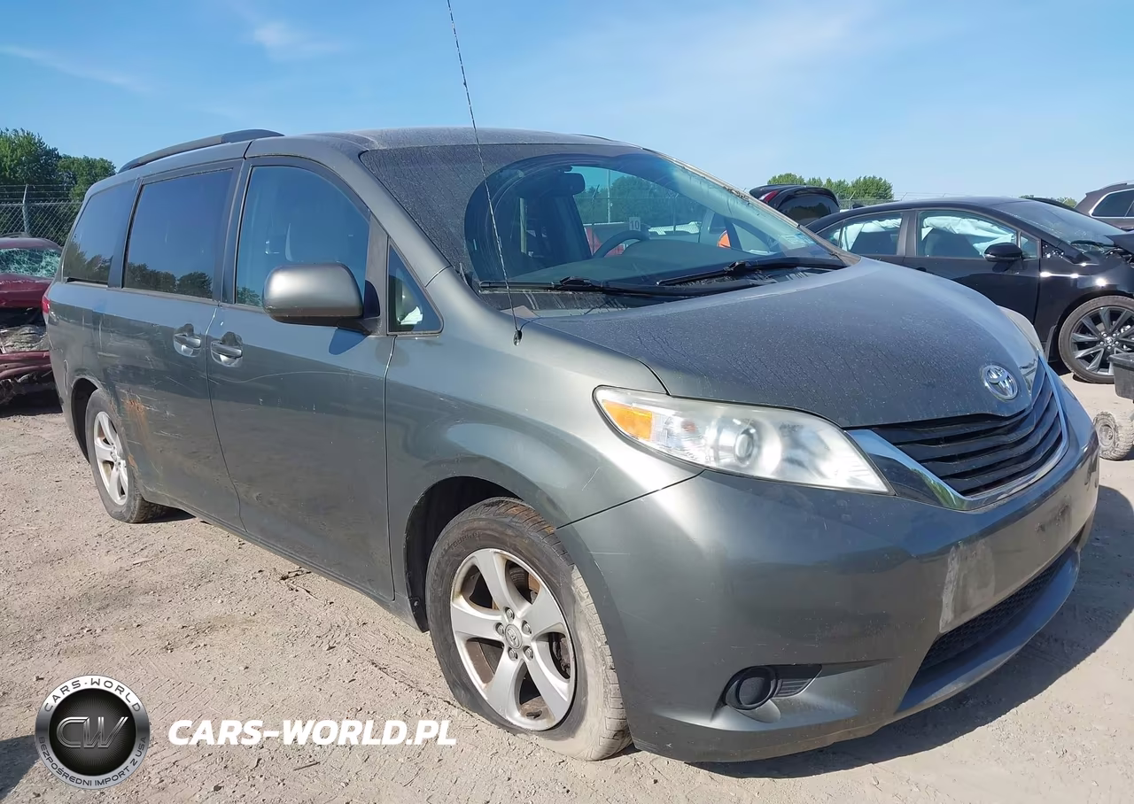 2011 Toyota Sienna Le V6 – zdjęcie 1 z 16