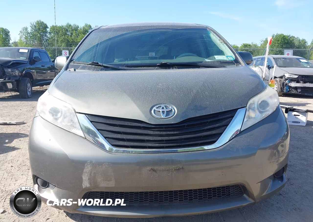 2011 Toyota Sienna Le V6 VIN:5TDKK3DC6BS101763 - 12