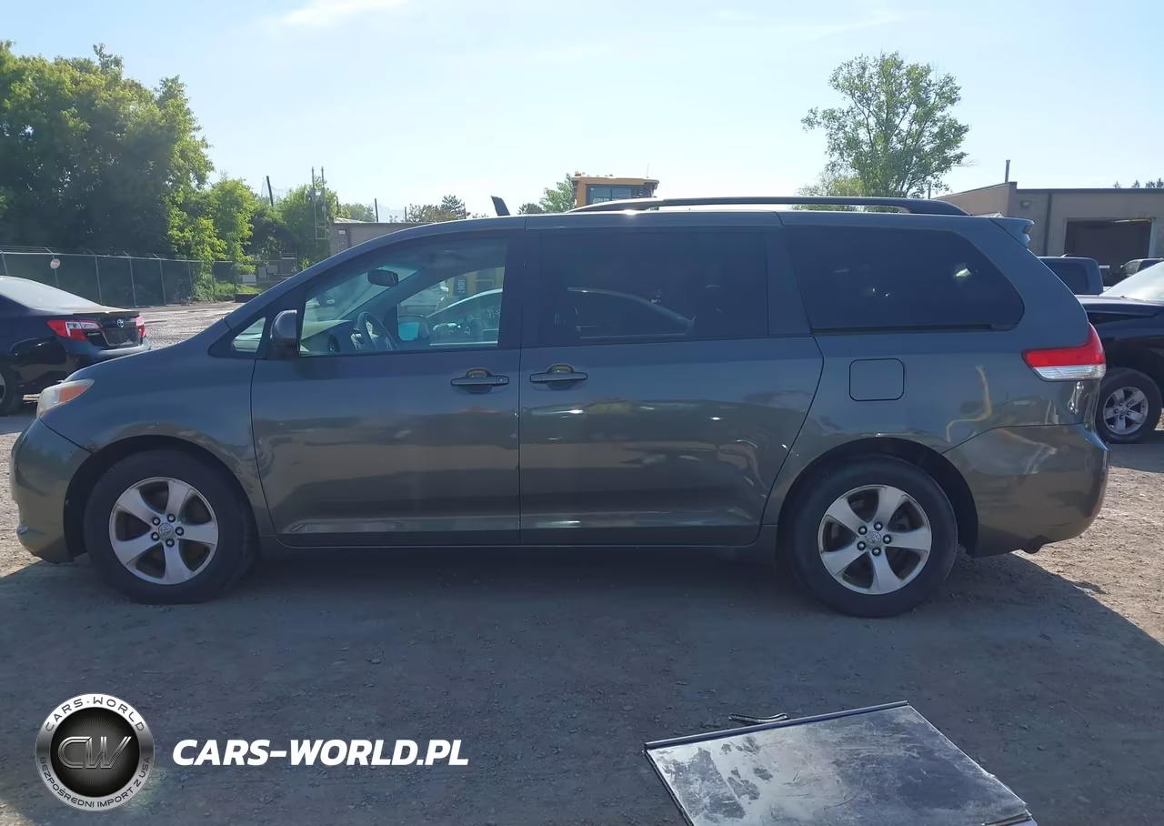 2011 Toyota Sienna Le V6 VIN:5TDKK3DC6BS101763 - 14