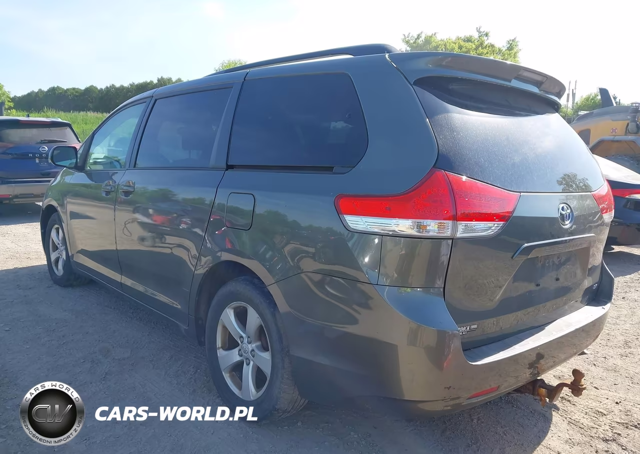 2011 Toyota Sienna Le V6 VIN:5TDKK3DC6BS101763 - 3