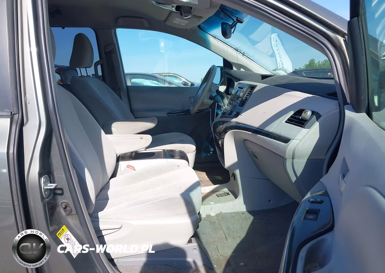 2011 Toyota Sienna Le V6 VIN:5TDKK3DC6BS101763 - 5