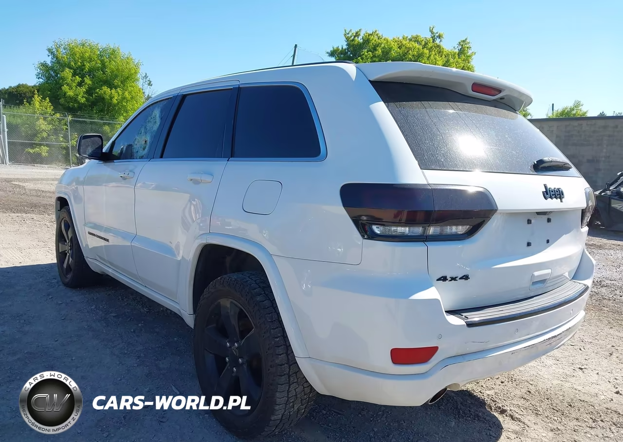 2015 Jeep Grand Cherokee Altitude VIN:1C4RJFAG7FC909749 - 3