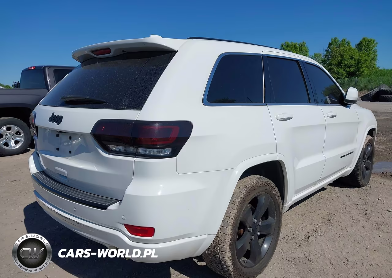 2015 Jeep Grand Cherokee Altitude VIN:1C4RJFAG7FC909749 - 4