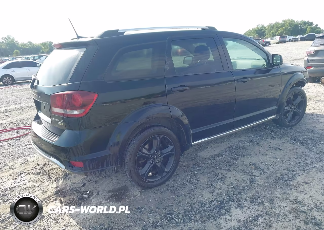 2019 Dodge Journey Crossroad VIN:3C4PDCGG0KT716698 - 4