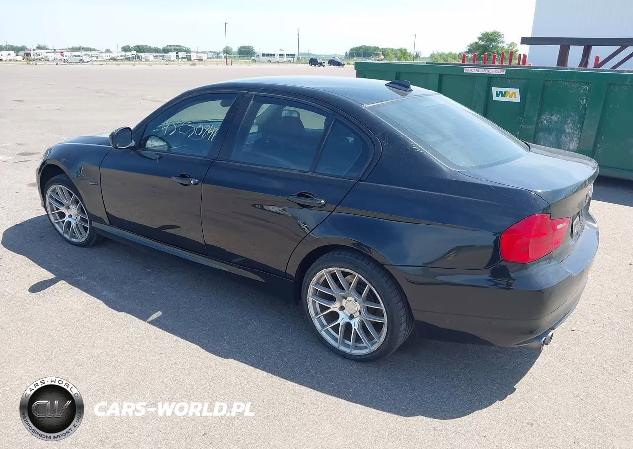 2011 BMW 328I xDrive VIN:WBAPK7G51BNN86052 - 3
