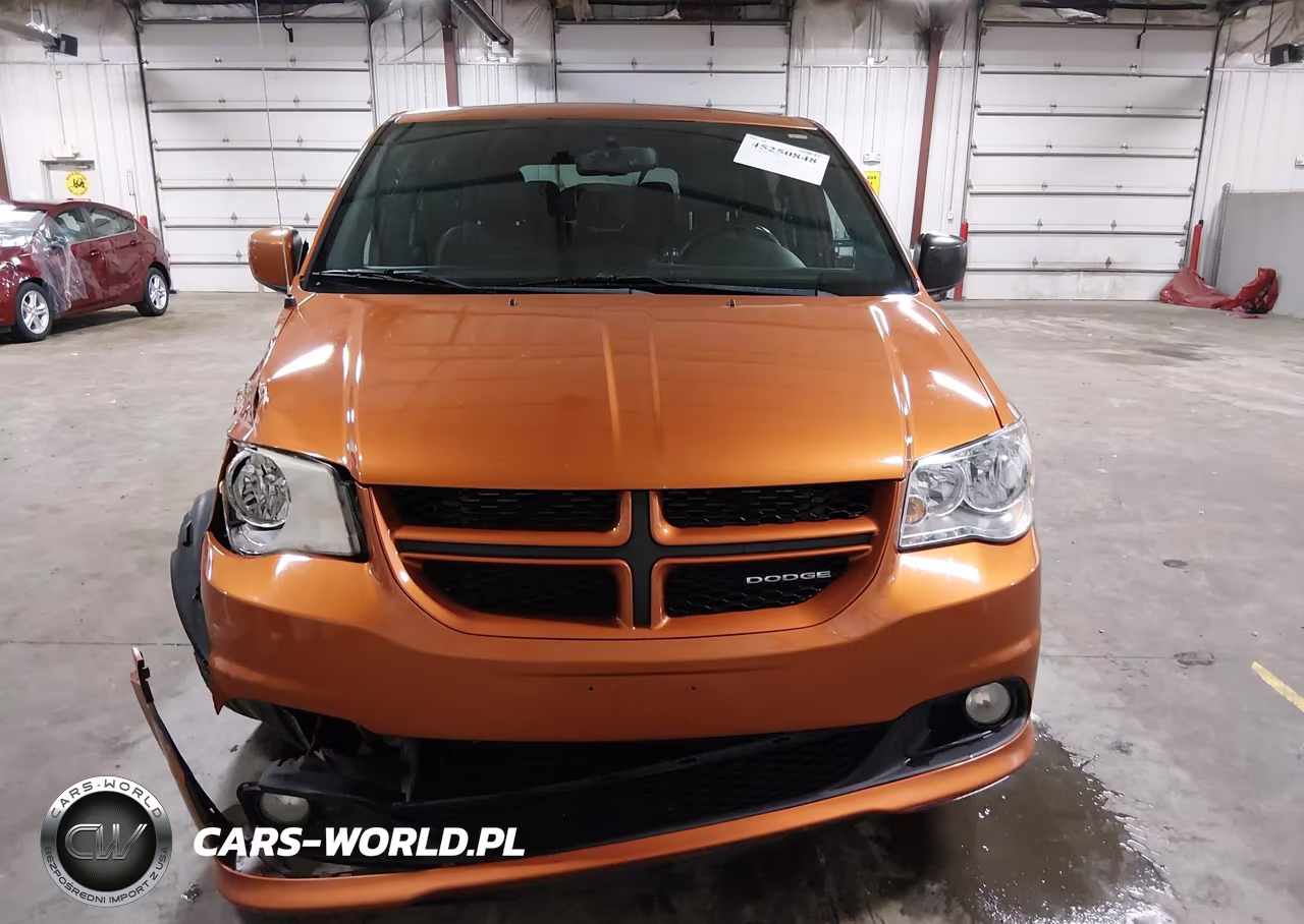 2011 Dodge Grand Caravan R-T VIN:2D4RN7DG2BR776733 - 13