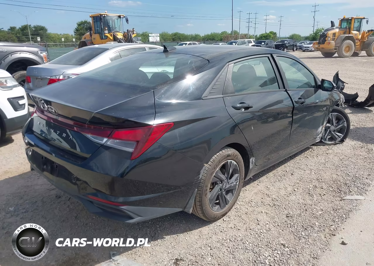 2022 Hyundai Elantra Sel VIN:KMHLM4AG8NU225332 - 4