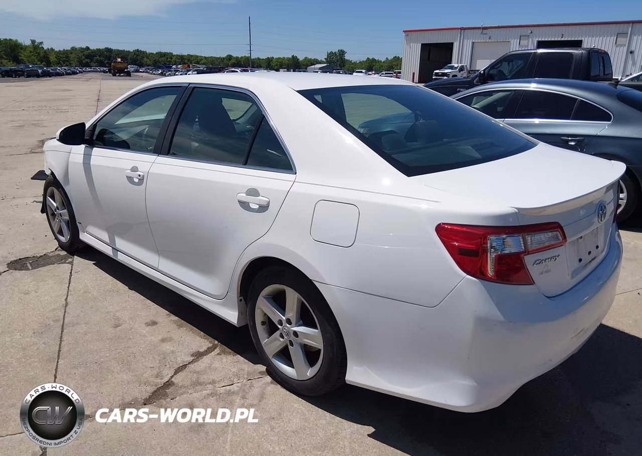 2014 Toyota Camry Se VIN:4T1BF1FKXEU364427 - 3