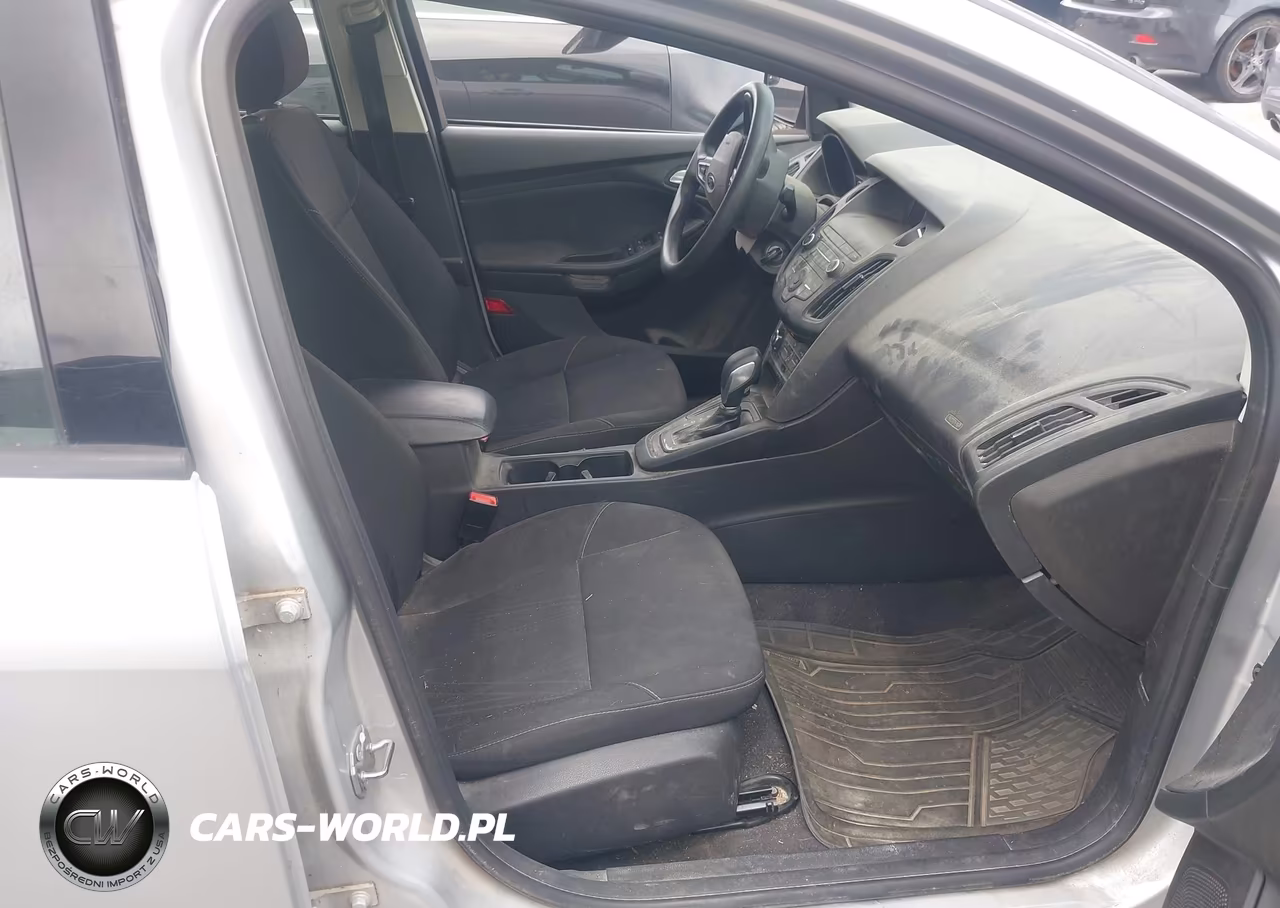 2018 Ford Focus Se VIN:1FADP3F21JL262512 - 5