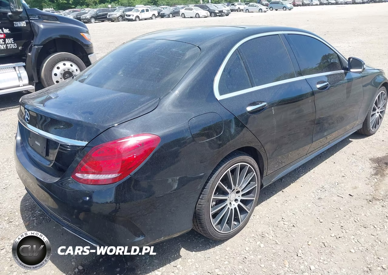 2015 Mercedes-Benz C 300 4Matic-Luxury 4Matic-Sport 4Matic VIN:55SWF4KBXFU024250 - 4