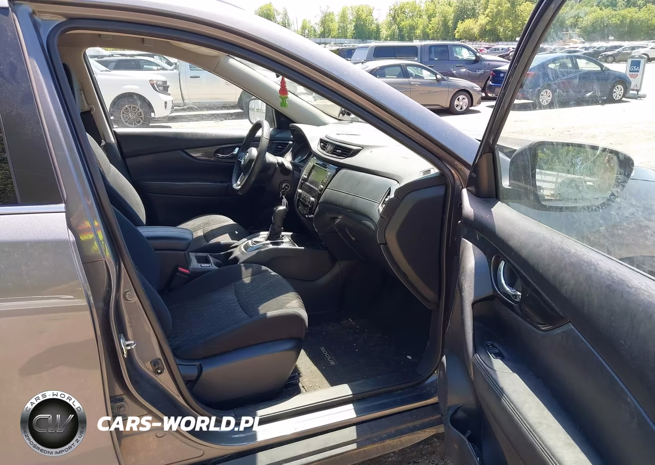 2019 Nissan Rogue S VIN:5N1AT2MV8KC785667 - 5