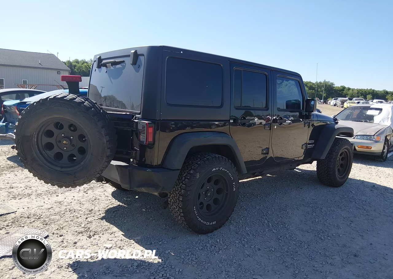 2012 Jeep Wrangler Unlimited Sport VIN:1C4BJWDG0CL151066 - 4