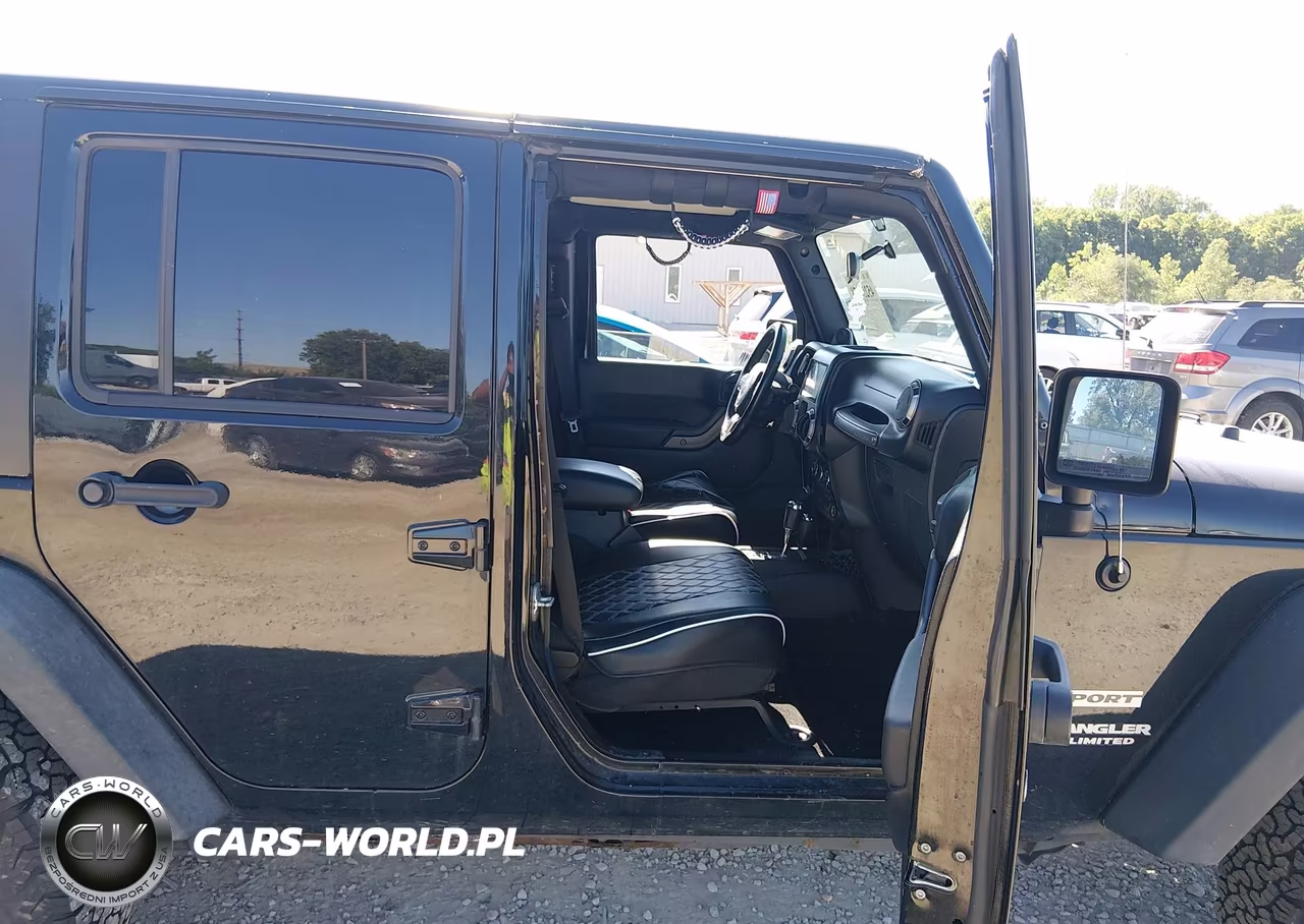 2012 Jeep Wrangler Unlimited Sport VIN:1C4BJWDG0CL151066 - 5