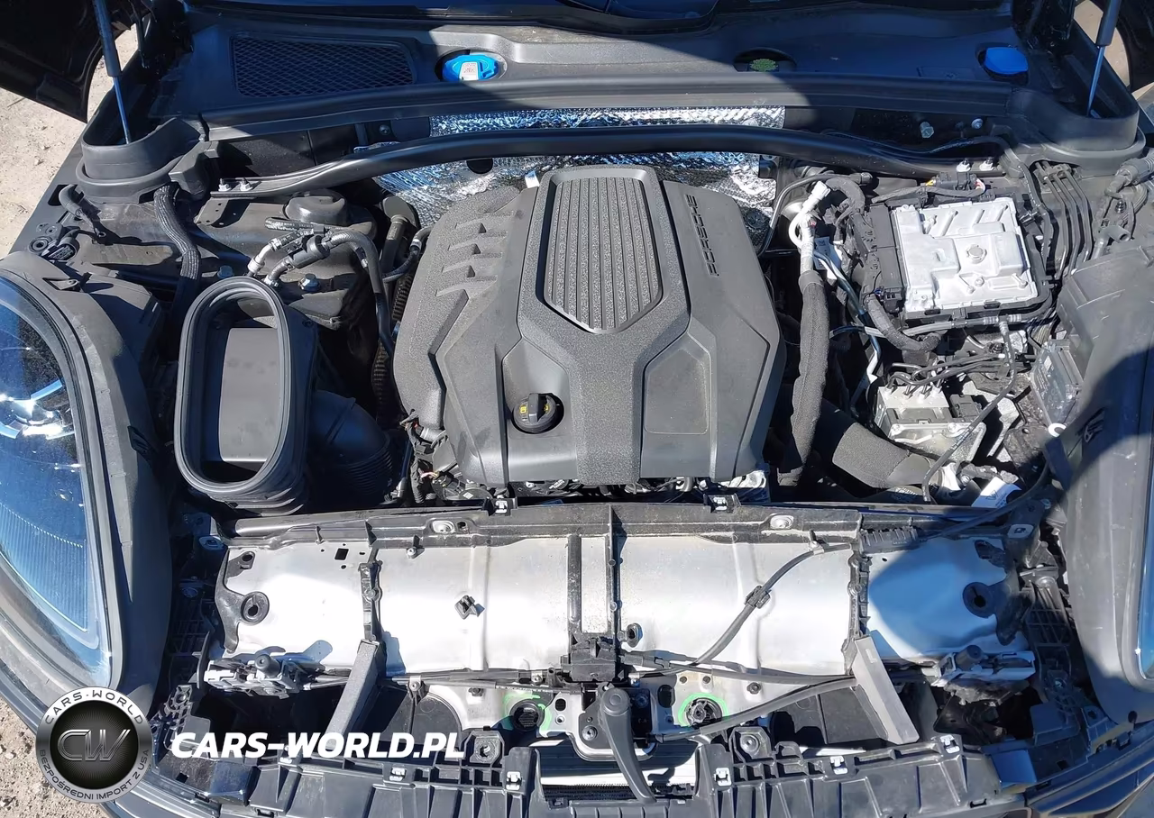 2025 Porsche Macan T VIN:WP1AA2A55SLB06175 - 10