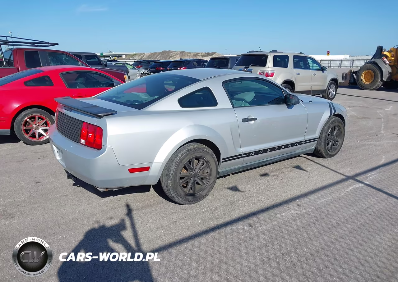 2008 Ford Mustang V6 Deluxe-V6 Premium VIN:1ZVHT80N285209336 - 4