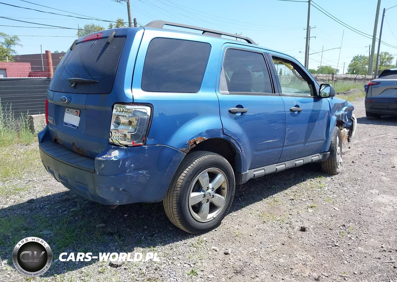 2009 Ford Escape Xlt VIN:1FMCU037X9KA43526 - 4
