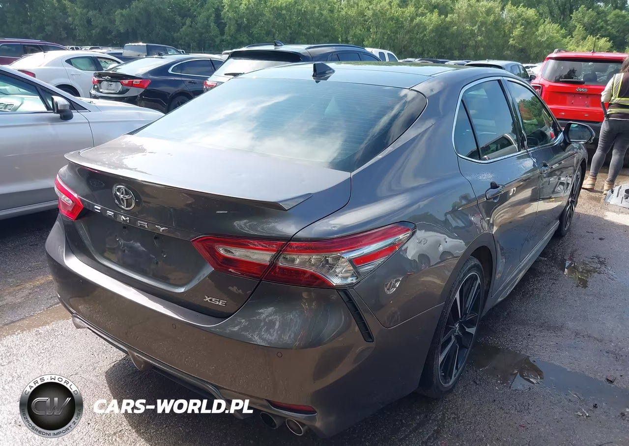 2018 Toyota Camry Xse V6 VIN:4T1BZ1HK8JU019704 - 4