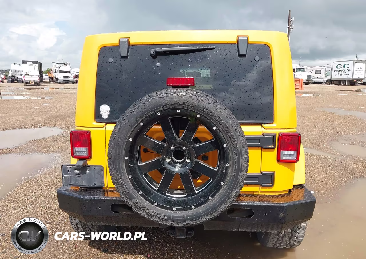 2012 Jeep Wrangler Unlimited Sahara VIN:1C4HJWEG6CL161240 - 17