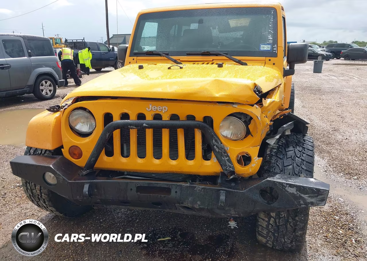 2012 Jeep Wrangler Unlimited Sahara VIN:1C4HJWEG6CL161240 - 6