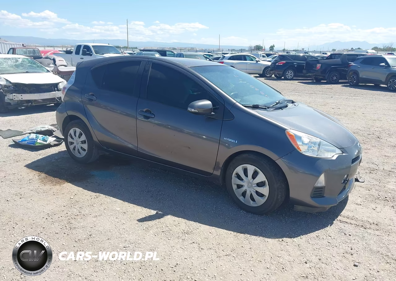 2014 Toyota Prius C Two – zdjęcie 1 z 17