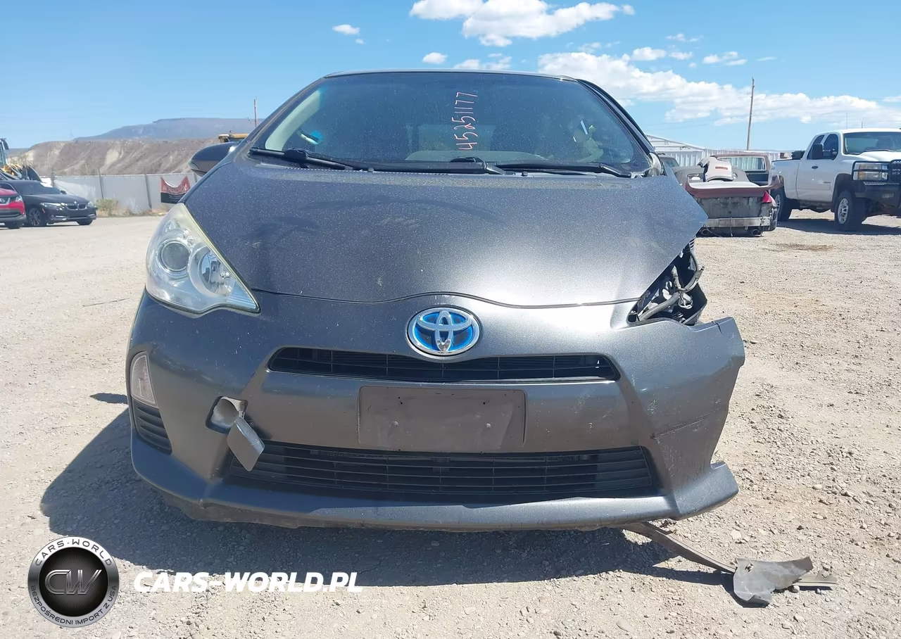2014 Toyota Prius C Two VIN:JTDKDTB32E1061695 - 13