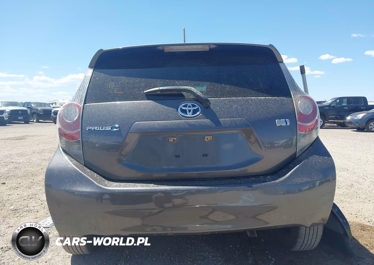 2014 Toyota Prius C Two VIN:JTDKDTB32E1061695 - 17