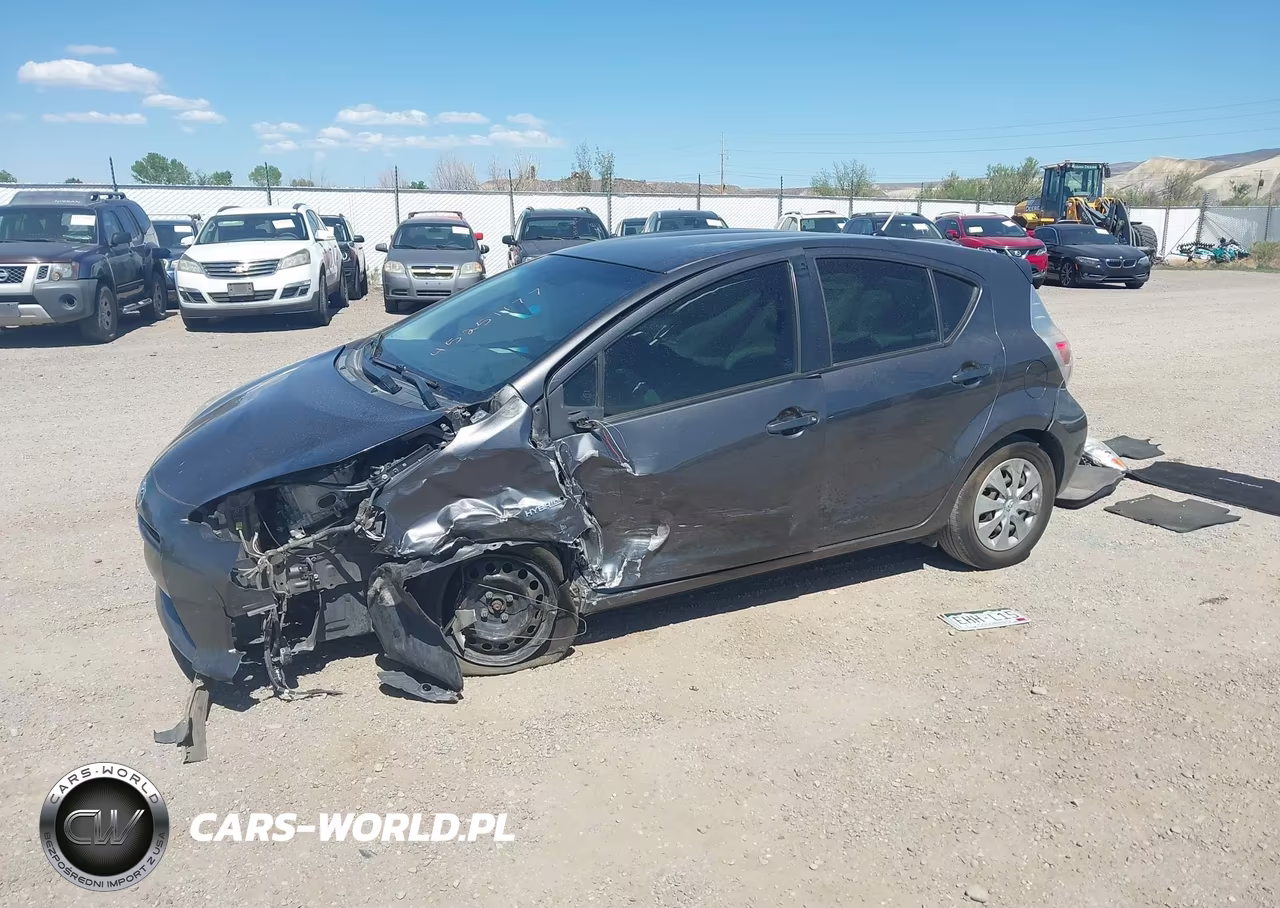 2014 Toyota Prius C Two VIN:JTDKDTB32E1061695 - 2