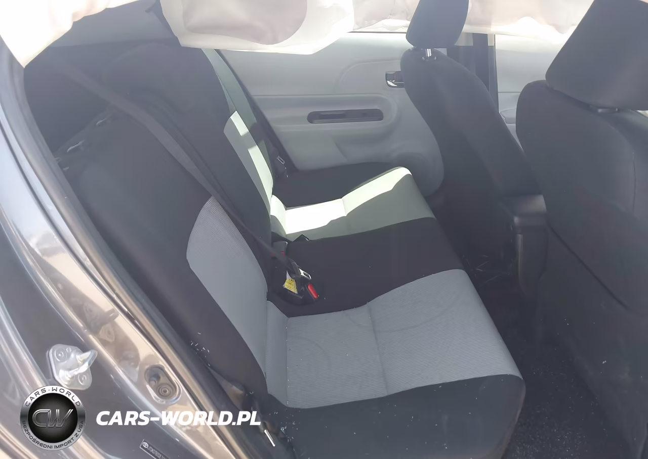 2014 Toyota Prius C Two VIN:JTDKDTB32E1061695 - 8