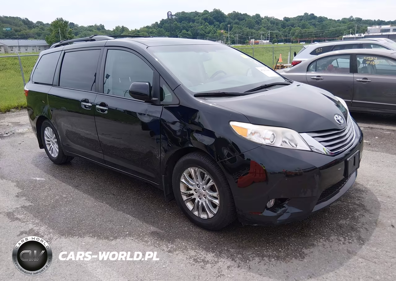 2015 Toyota Sienna Xle 7 Passenger – zdjęcie 1 z 18