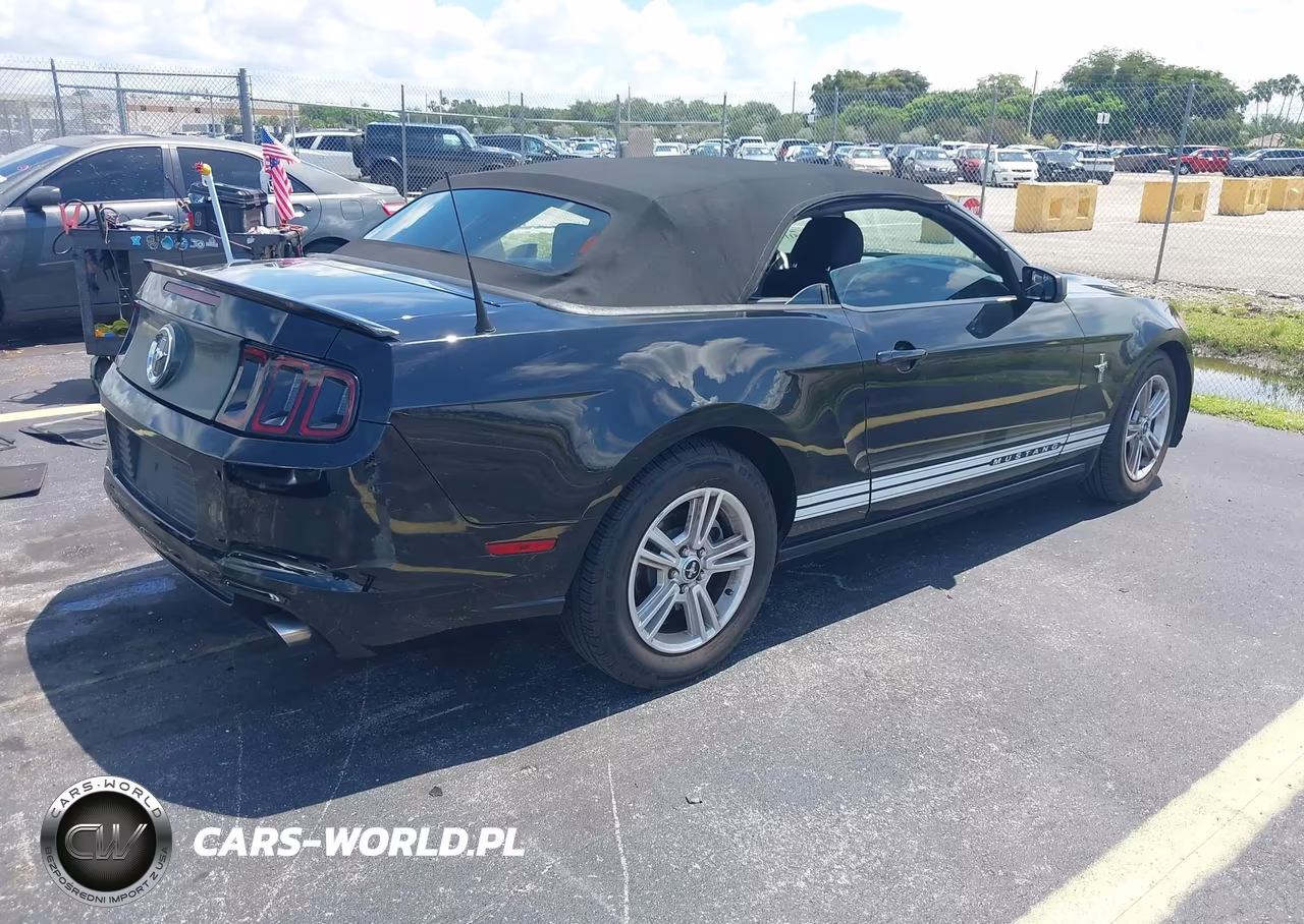 2013 Ford Mustang V6 VIN:1ZVBP8EM8D5250784 - 4